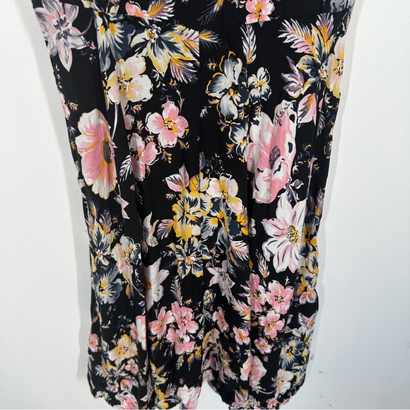 Gap Floral Fit and Flare Cami Dress XS Black Smocked Sleeveless Swing Hawaiian - Picture 3 of 8